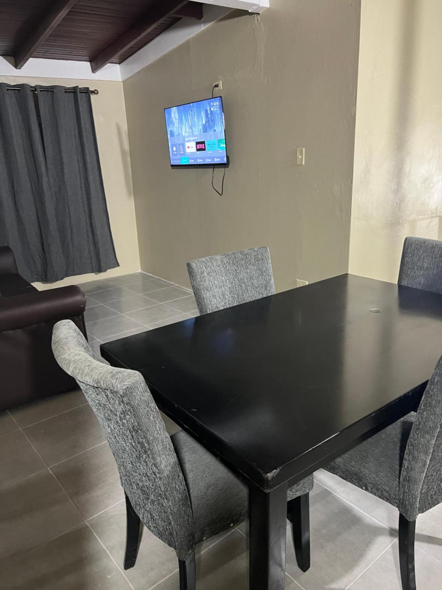 Cozy Apartment Κίνγκστον Εξωτερικό φωτογραφία