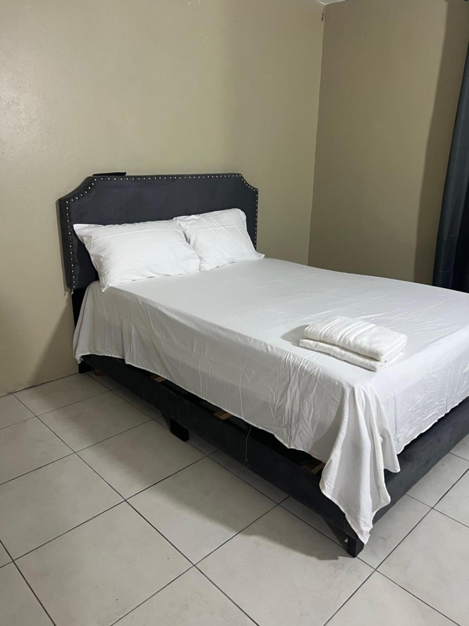 Cozy Apartment Κίνγκστον Εξωτερικό φωτογραφία
